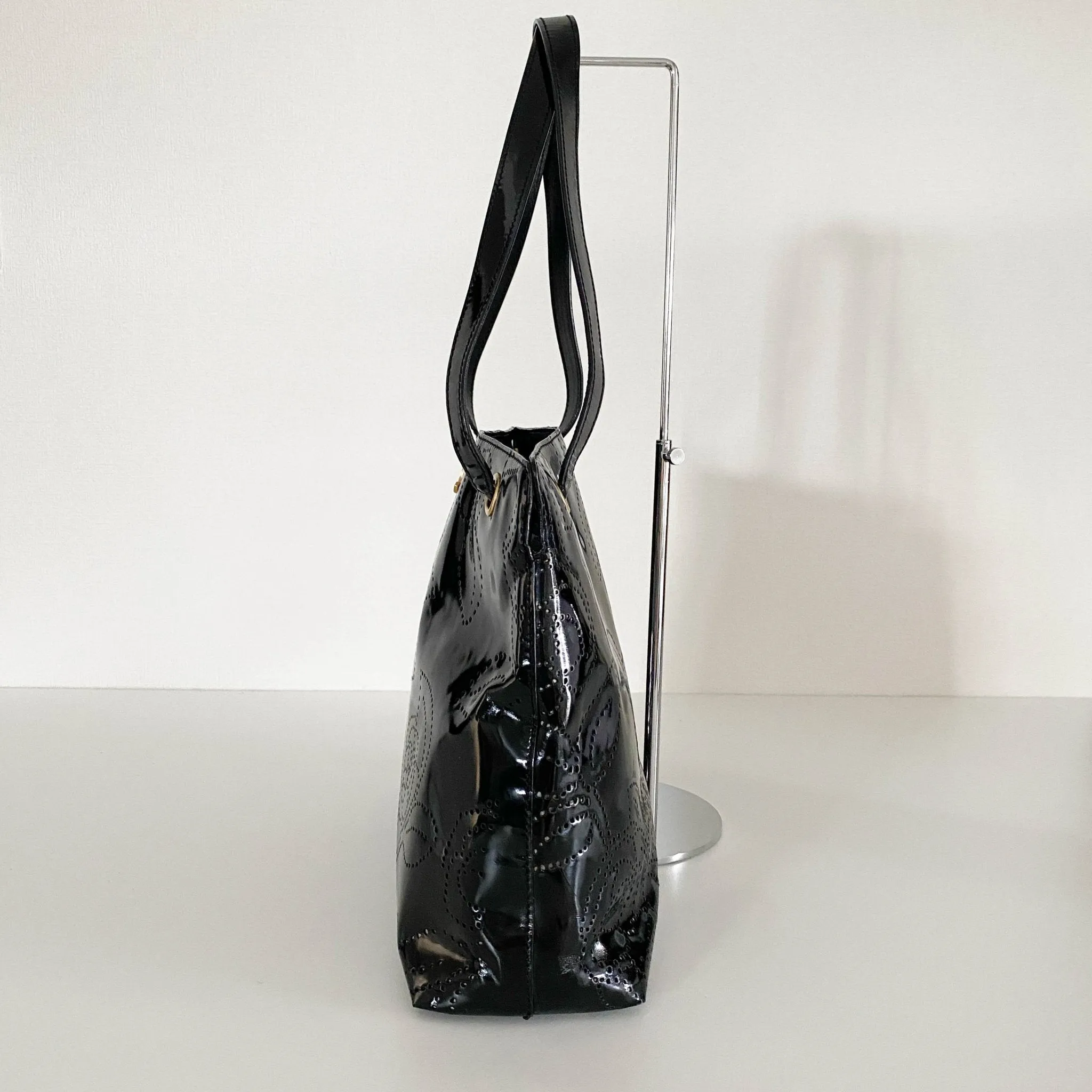 Camellia Patent Leather Black Tote Bag