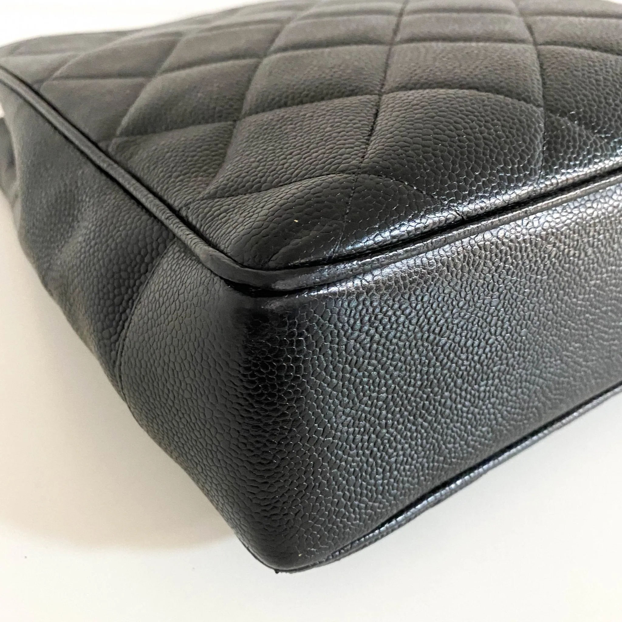 Caviar Skin Double Chain CC Quilted Shoulder Tote