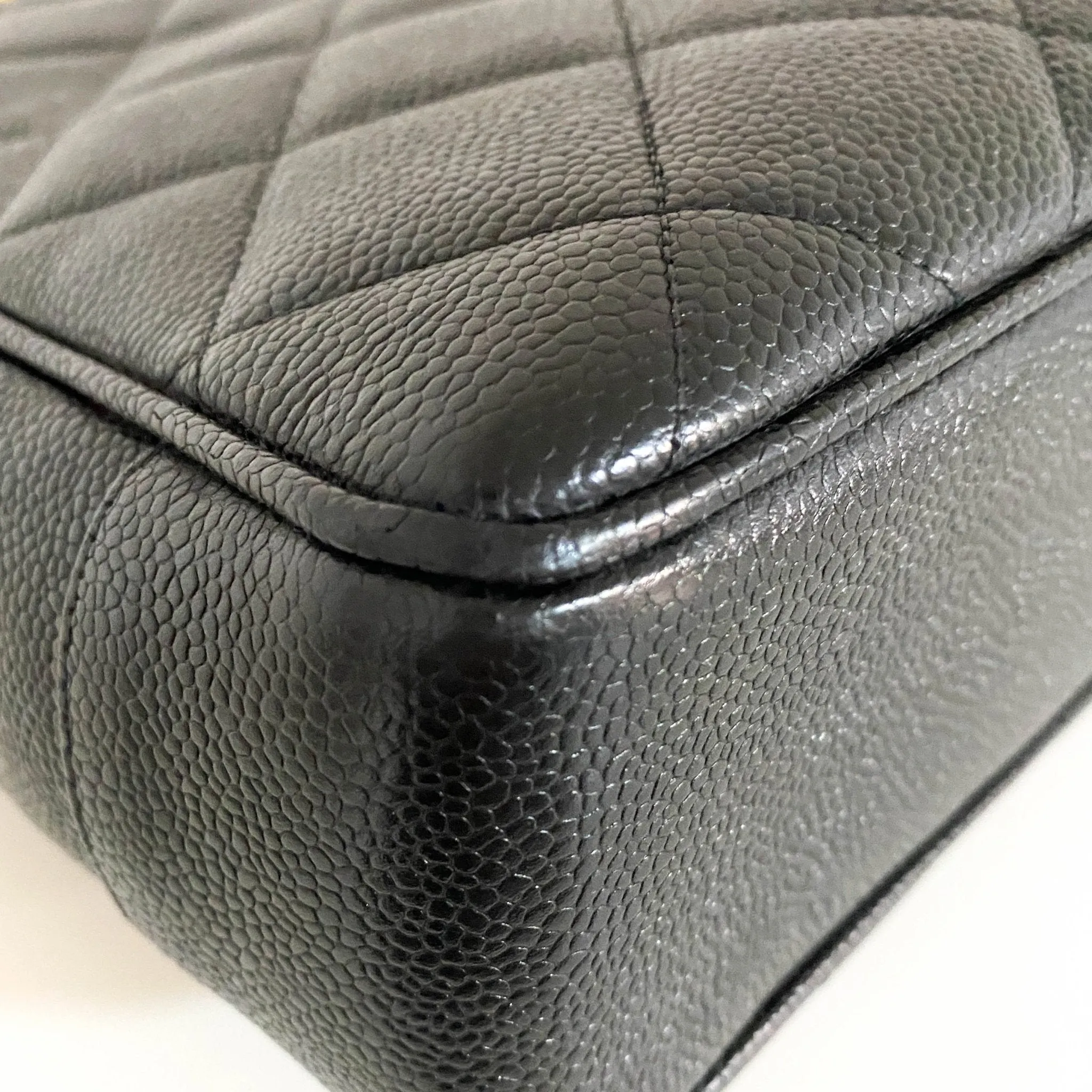 Caviar Skin Double Chain CC Quilted Shoulder Tote