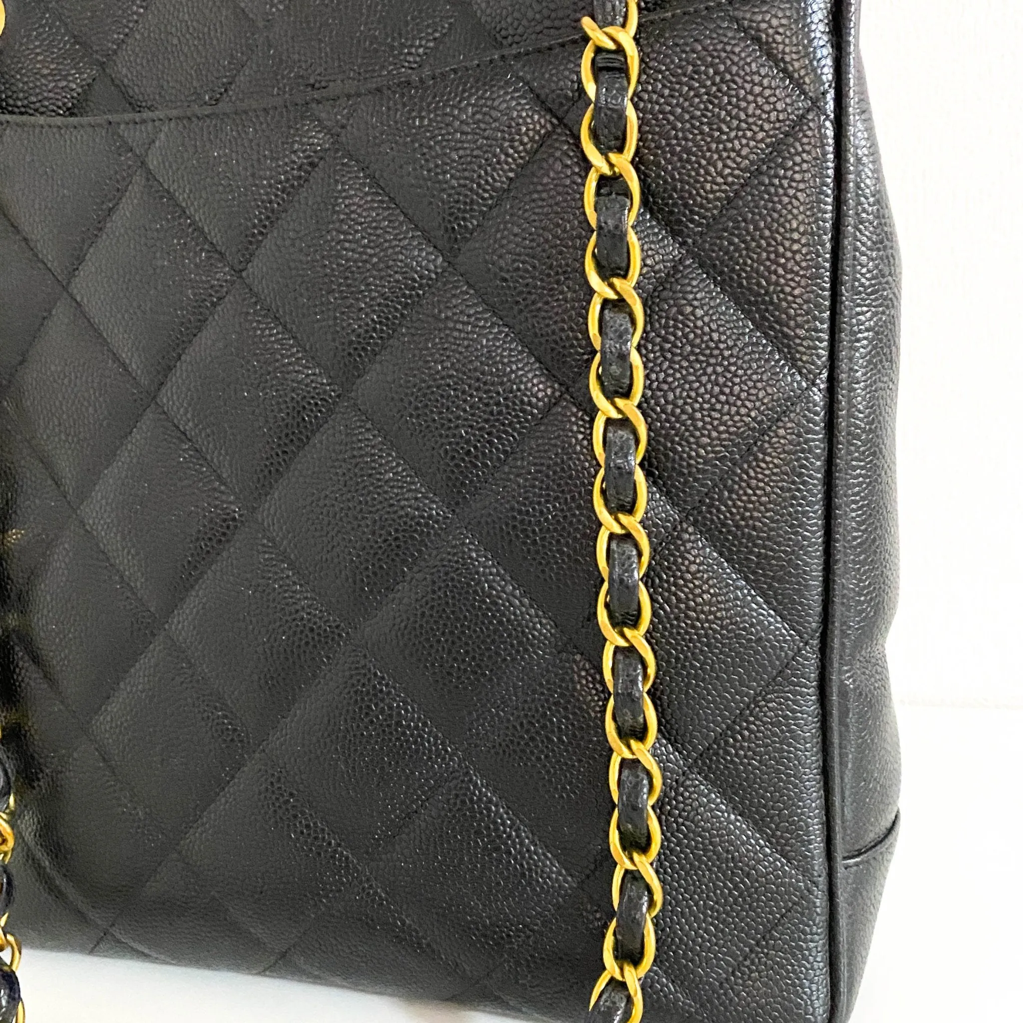 Caviar Skin Double Chain CC Quilted Shoulder Tote