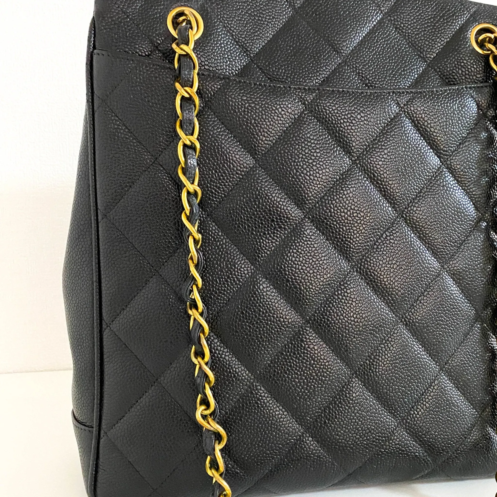 Caviar Skin Double Chain CC Quilted Shoulder Tote