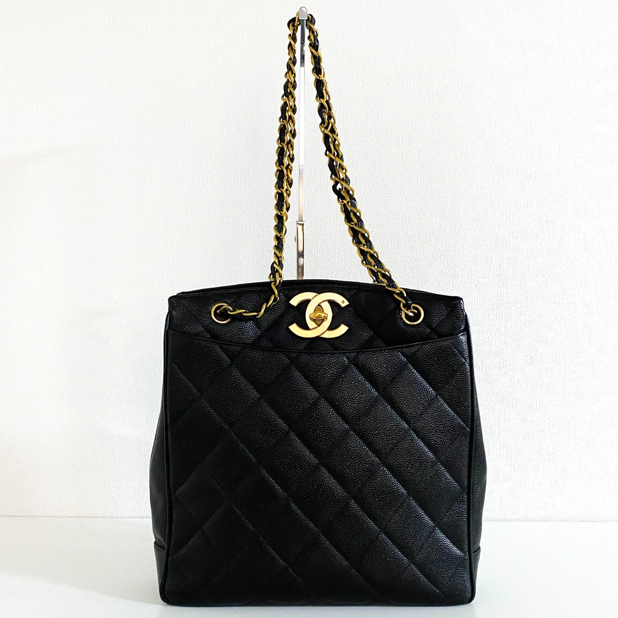 Caviar Skin Double Chain CC Quilted Shoulder Tote