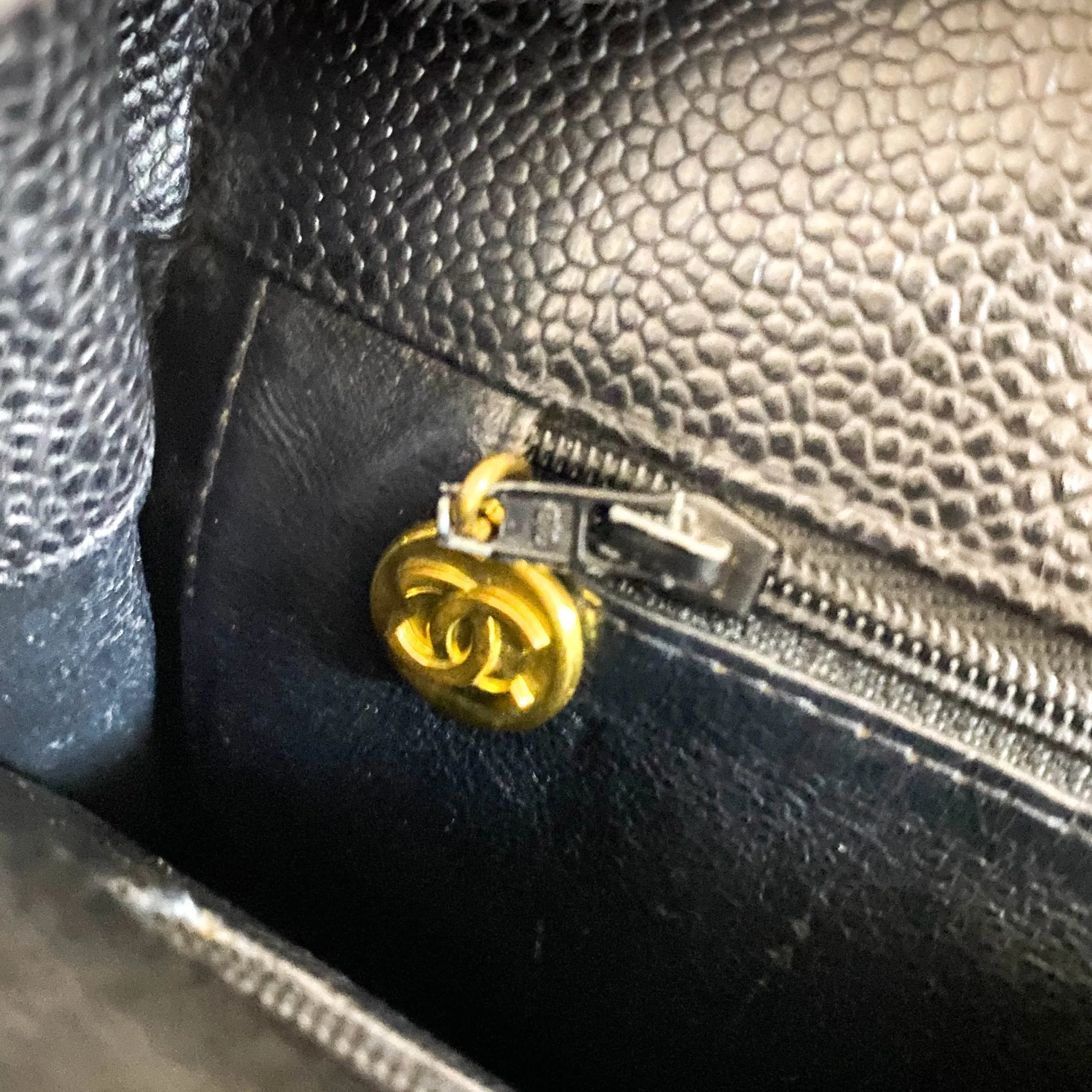 Caviar Skin Double Chain CC Quilted Shoulder Tote
