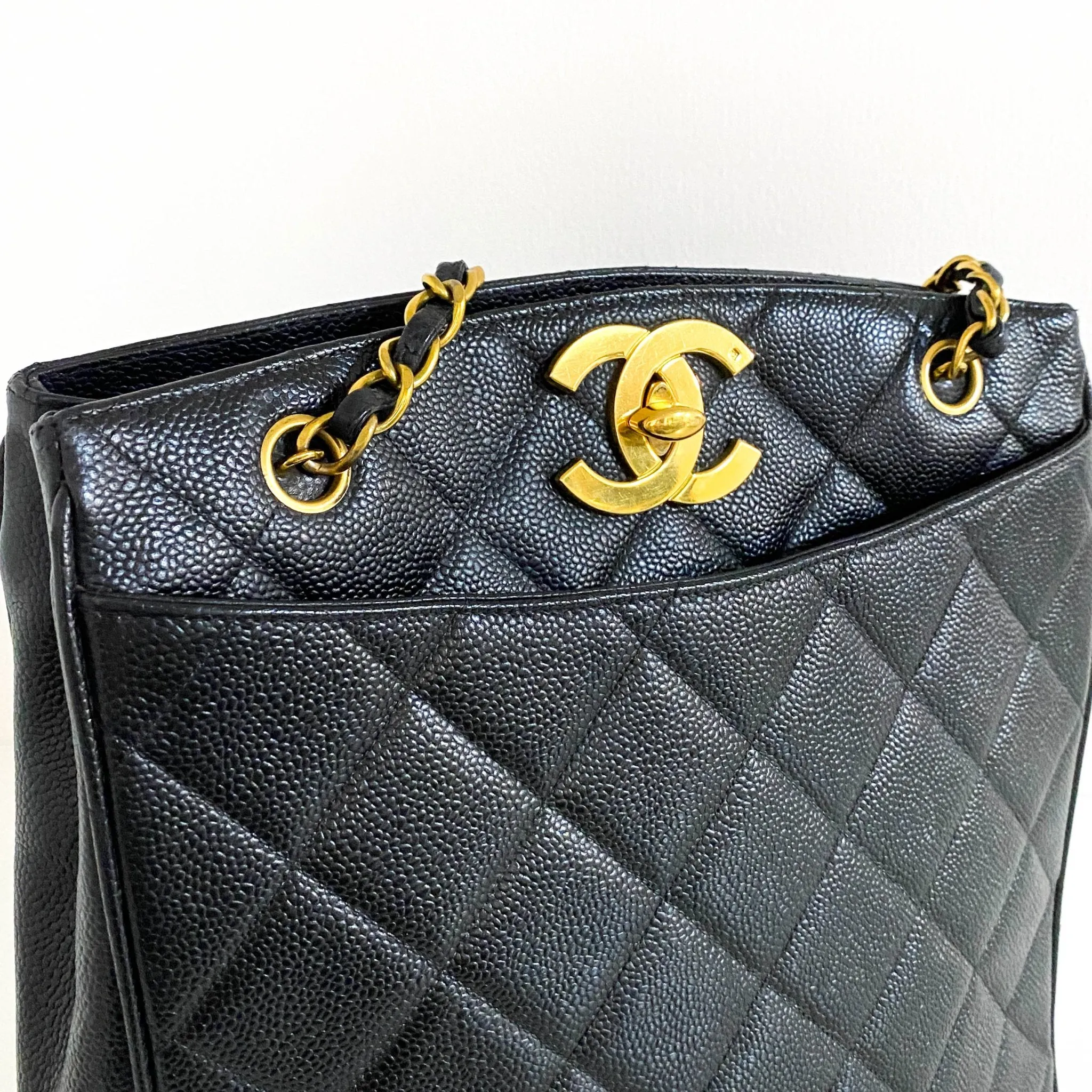 Caviar Skin Double Chain CC Quilted Shoulder Tote