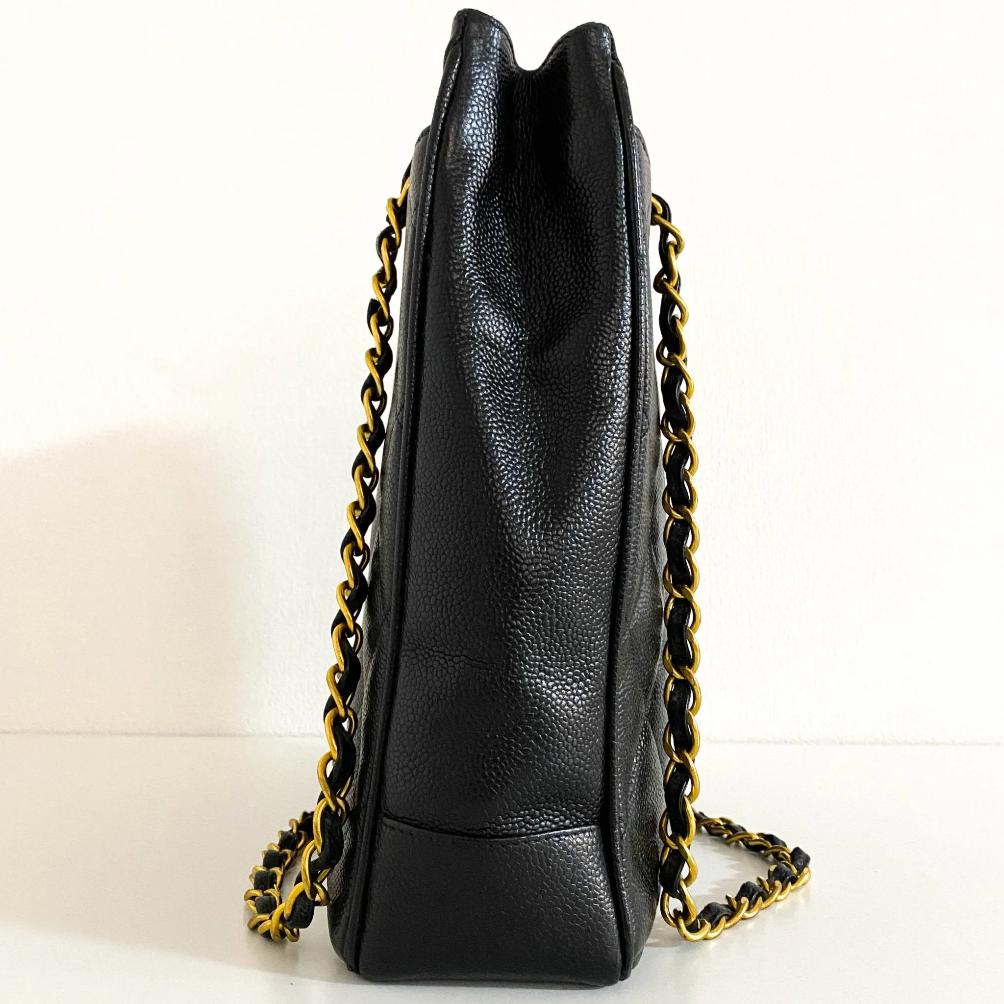 Caviar Skin Double Chain CC Quilted Shoulder Tote