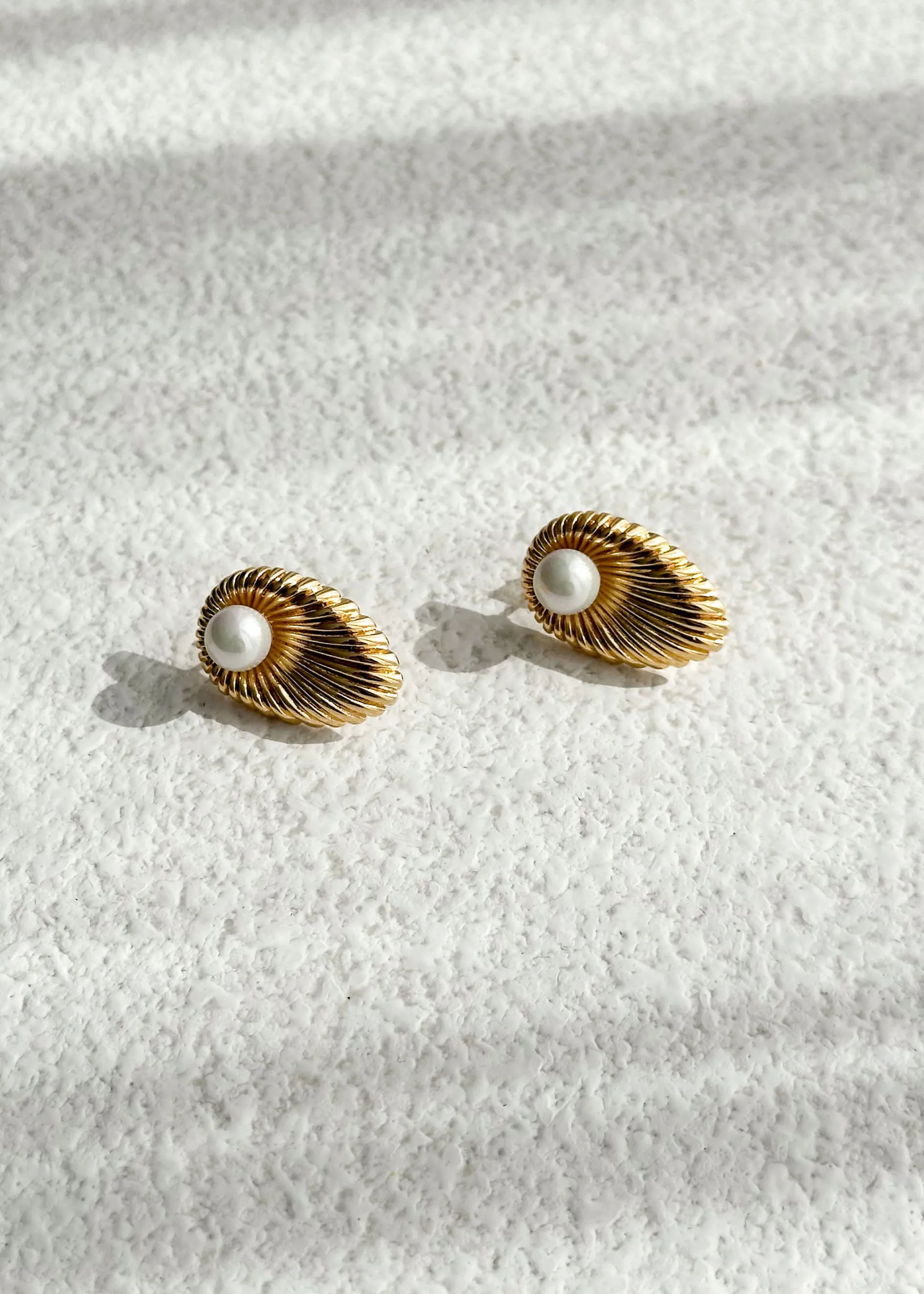 Kailey Pearl Earrings - Gold