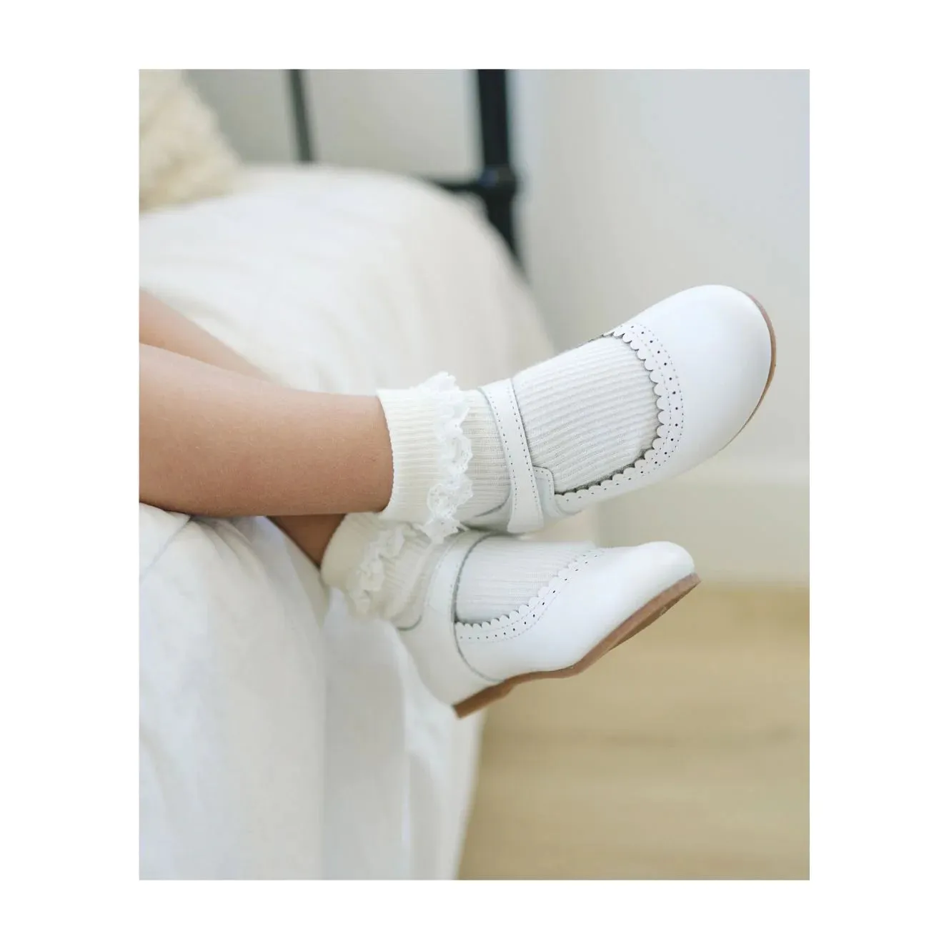 Lucille Scalloped Flat French in White