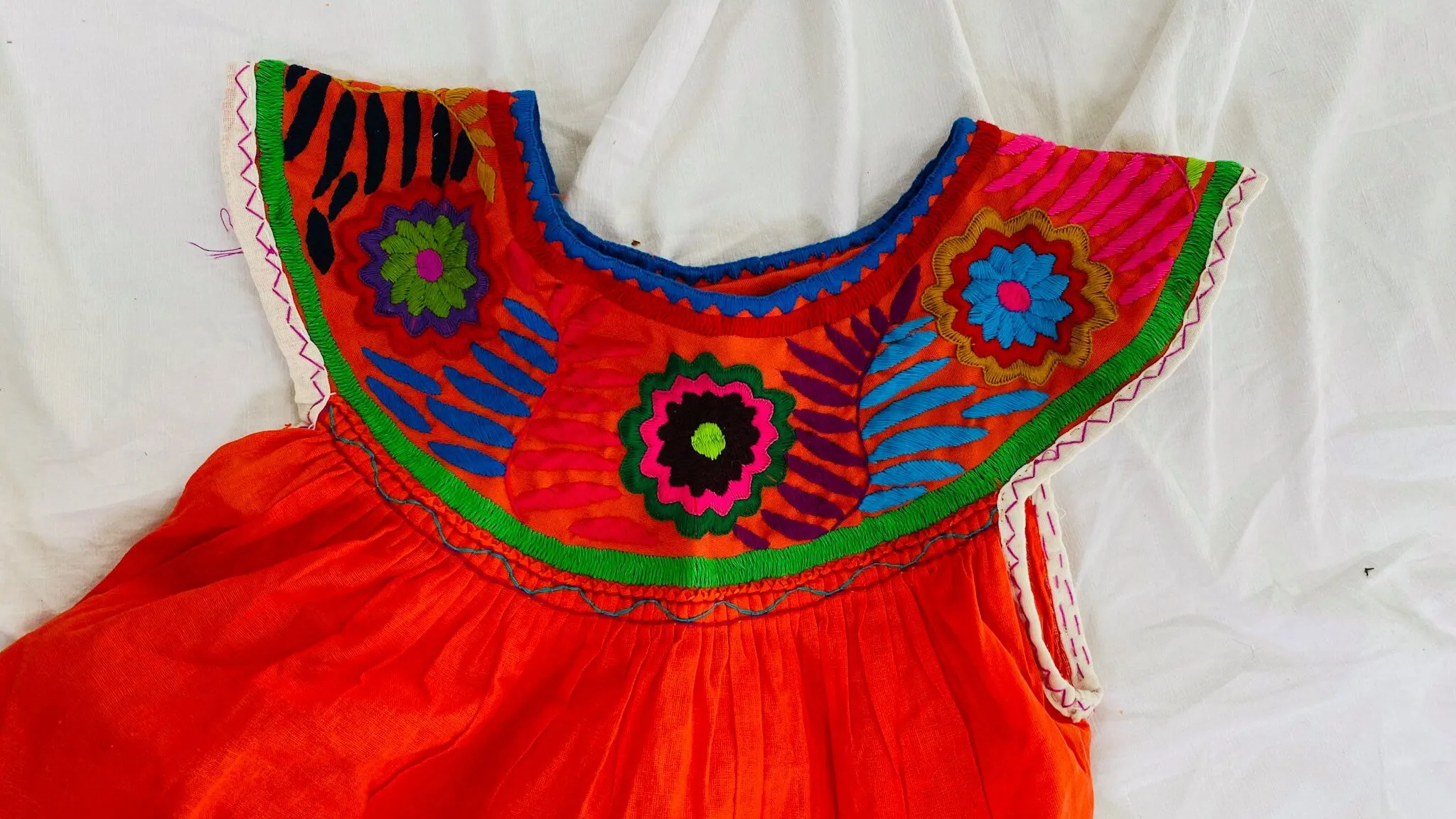 Mexican Embroidered Dress. Chiapas. Eyelete XS-M