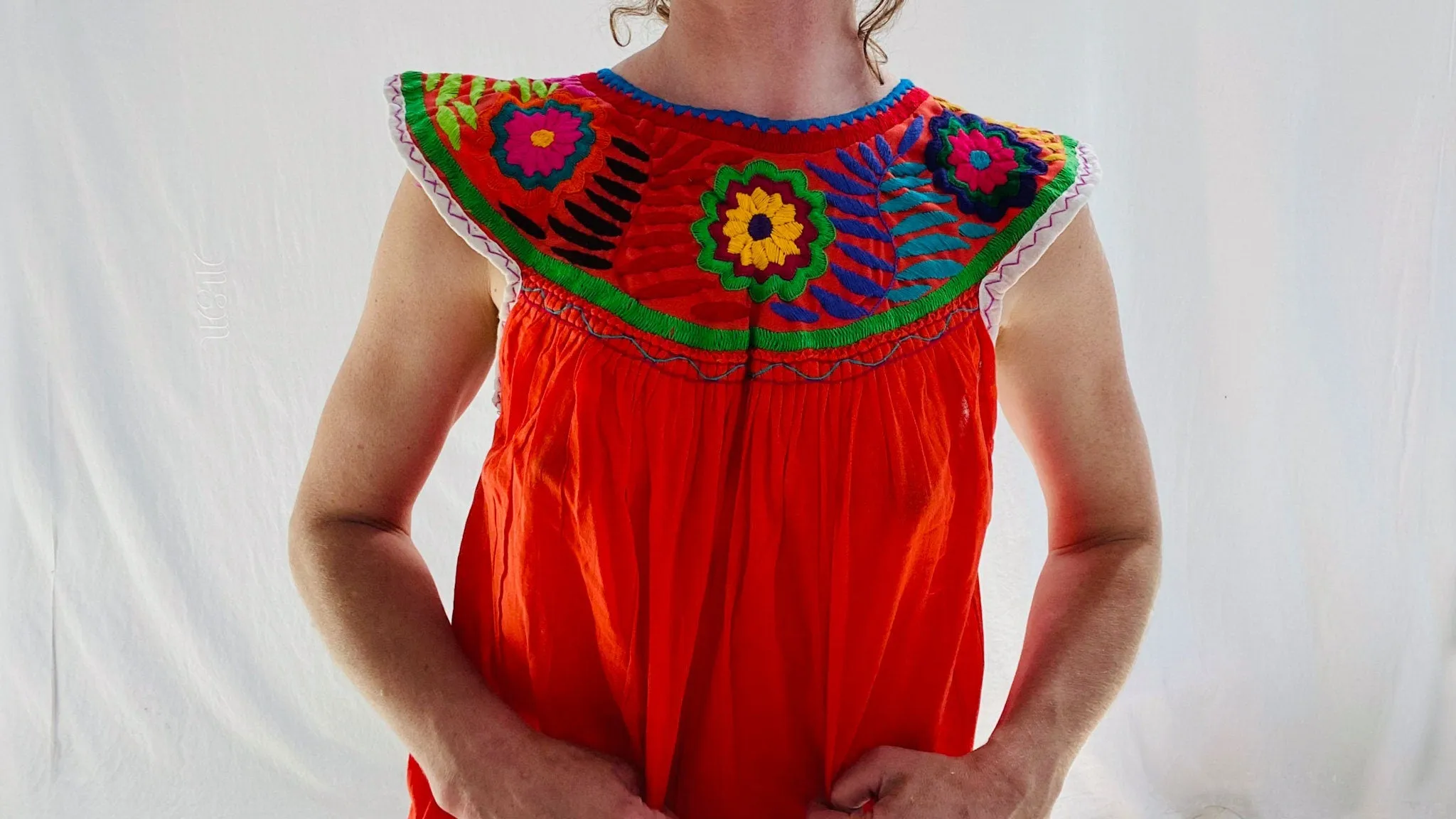 Mexican Embroidered Dress. Chiapas. Eyelete XS-M
