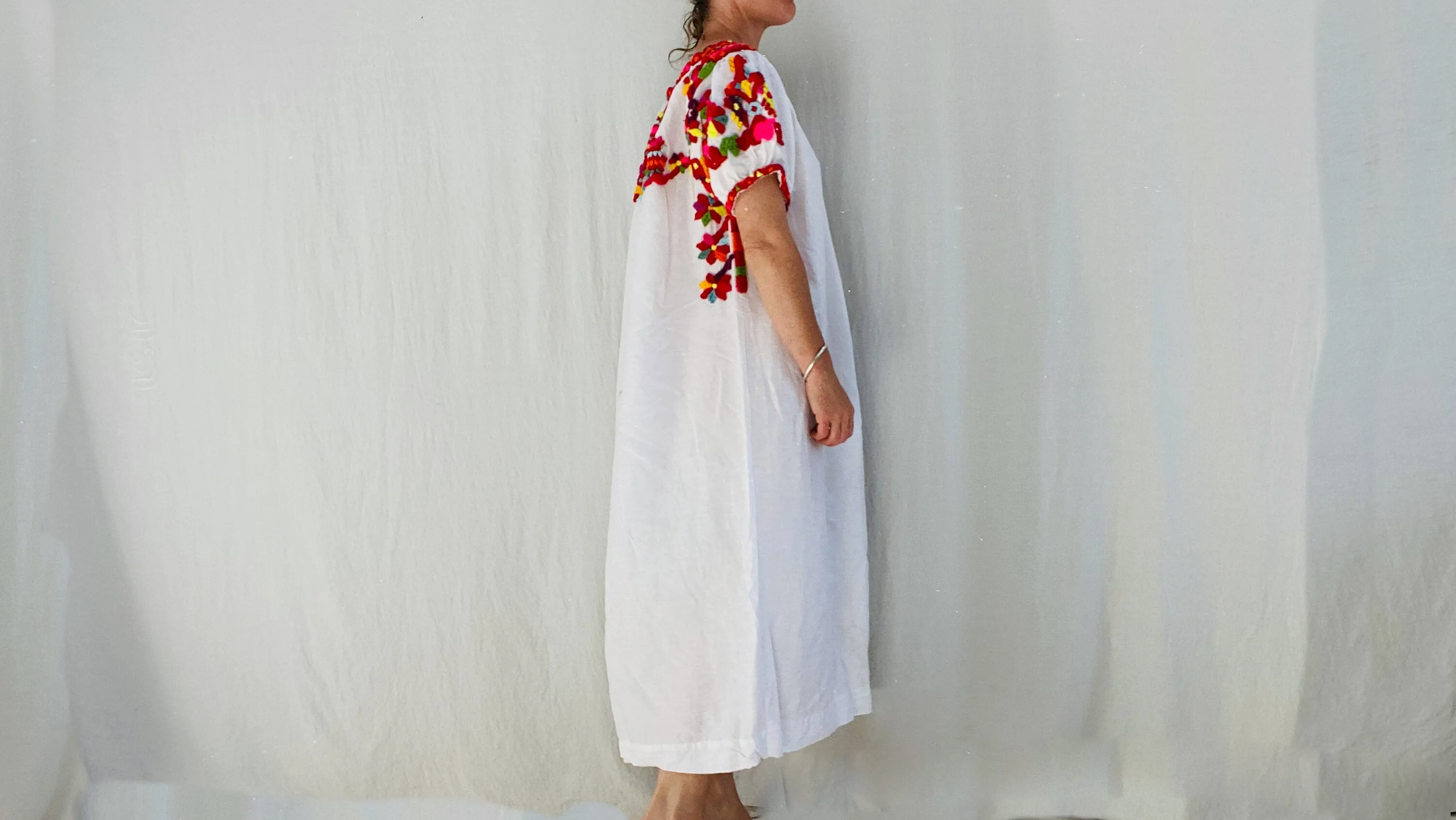 Mexican Otomi Embroidered Dress. Linen. XS-M. 0043