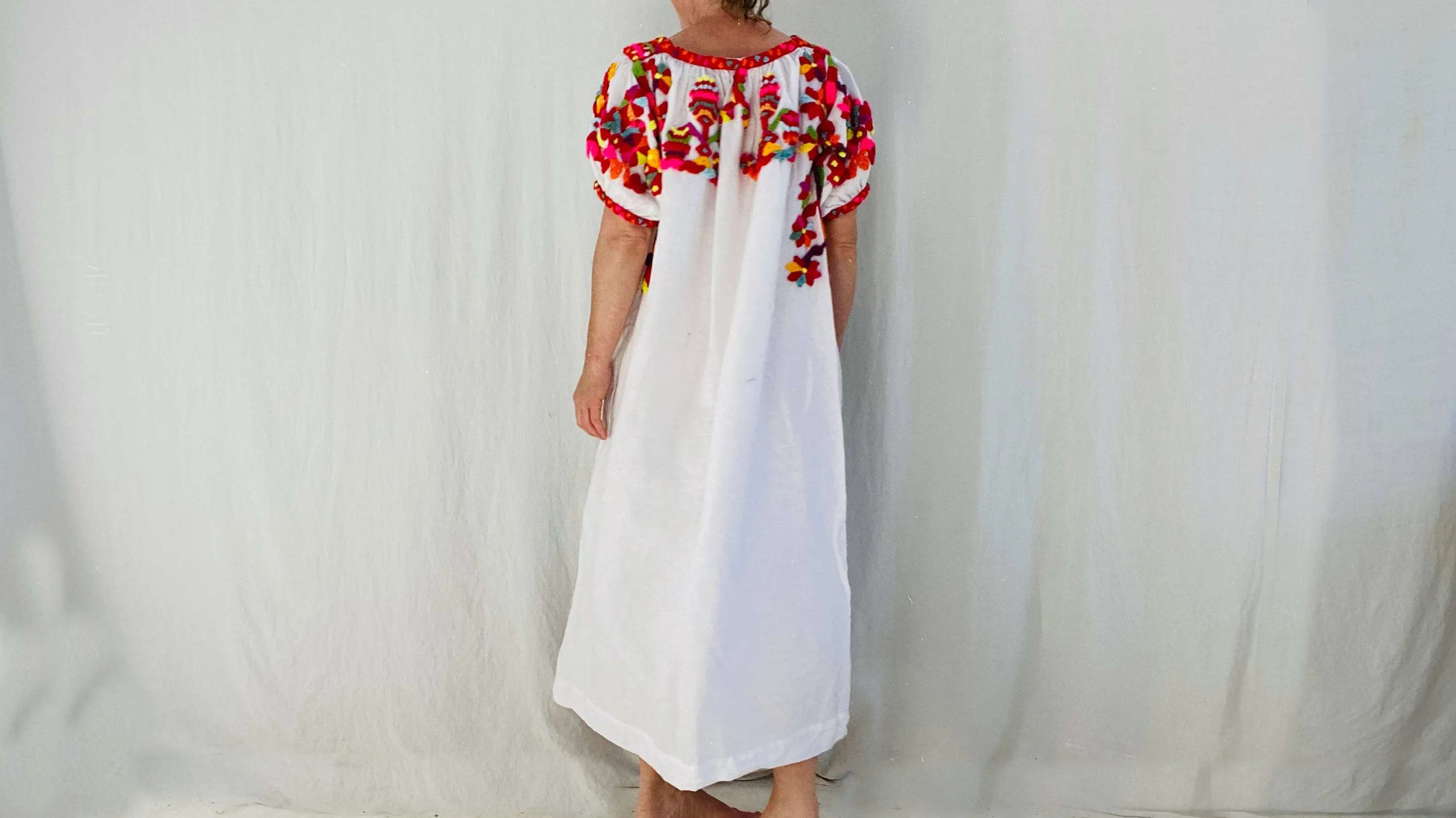 Mexican Otomi Embroidered Dress. Linen. XS-M. 0043