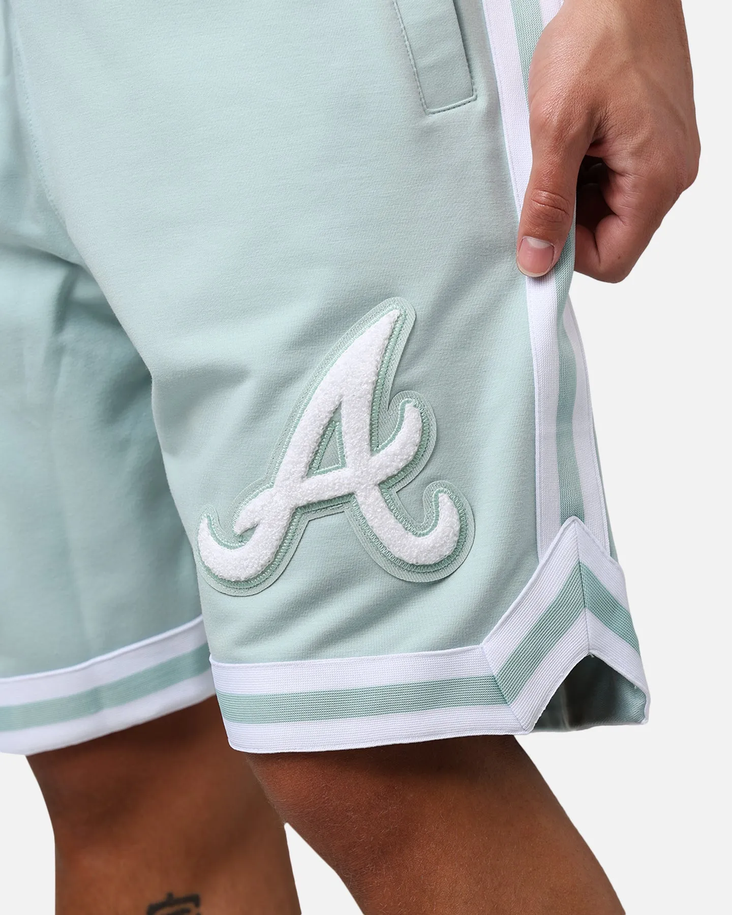 New Era Atlanta Braves 'Logo Select Mint' Shorts Mint/White
