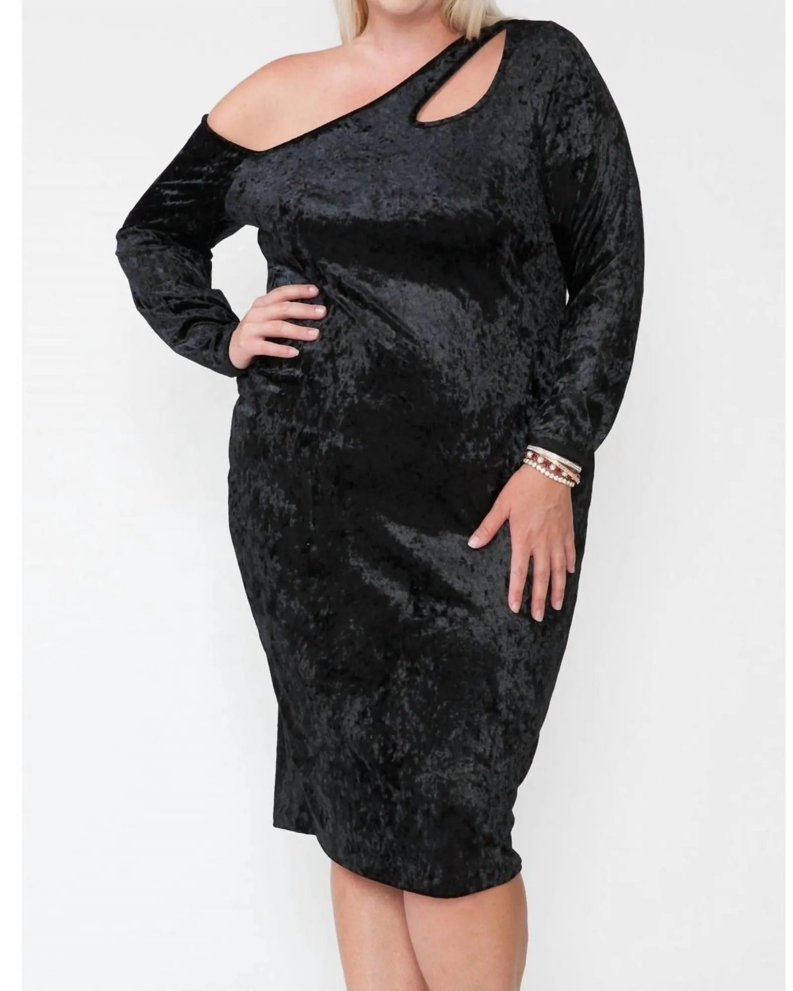 Plus One Side Off-Shoulder Midi Dress In Black | Black